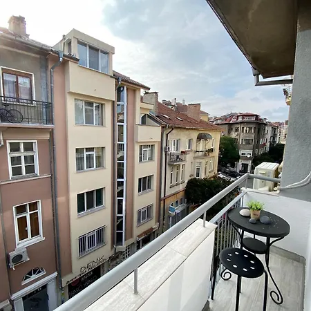 Lovely Apartment In The Heart Of Sofia Exterior photo