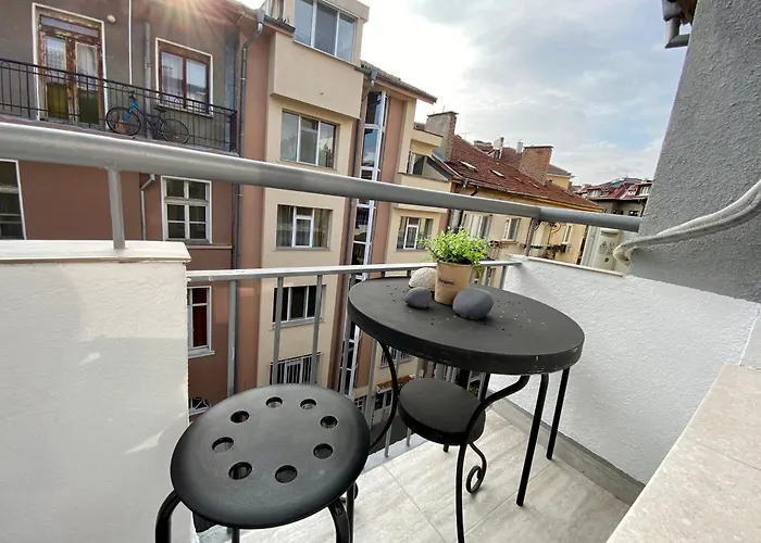 Lovely Apartment In The Heart Of Sofia