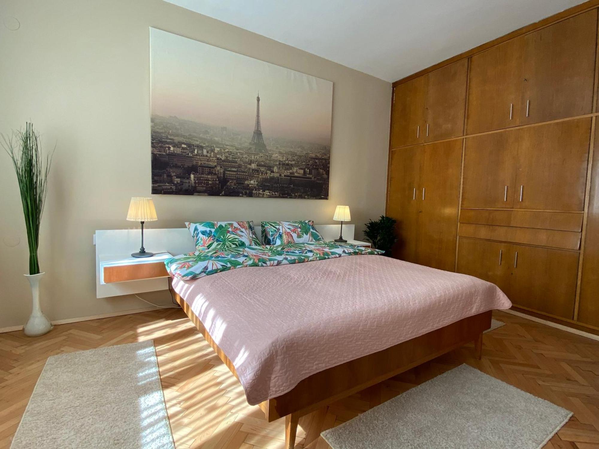 Apartment Lovely In The Heart Of