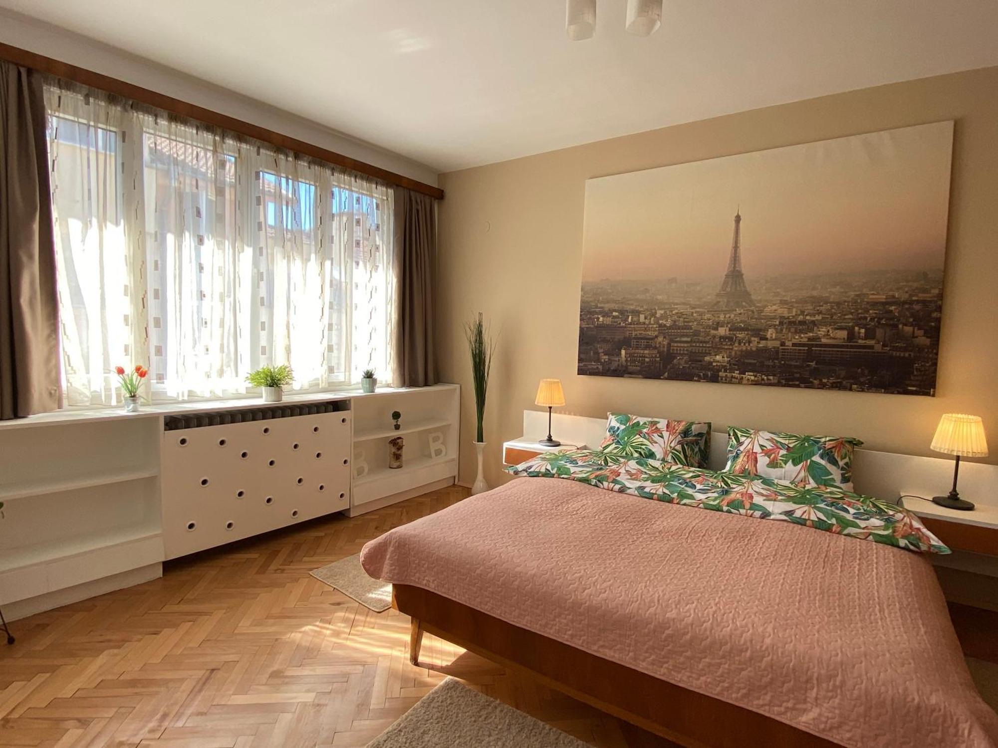 Apartment Lovely In The Heart Of